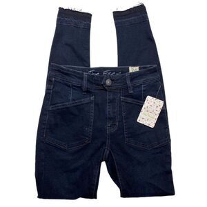 Free People Skinny Ankle Jeans Women's 24‎ XS Dark Blue Mid-Rise Frayed-Hem NEW